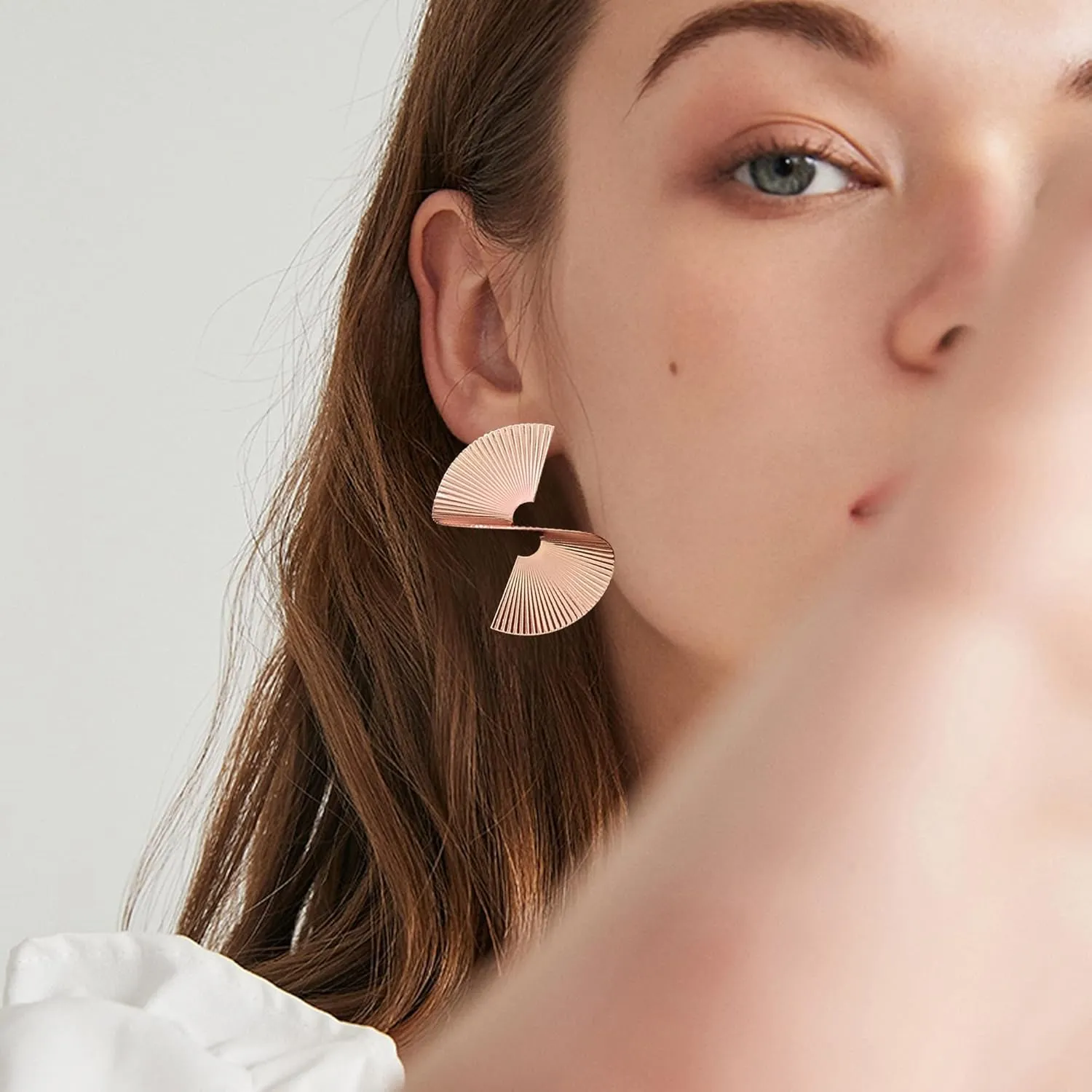 COIRIS Exaggerated Geometric Earrings Statement Drop Earrings Punk Gold Sectored Twisted Earring Fashion Jewelry