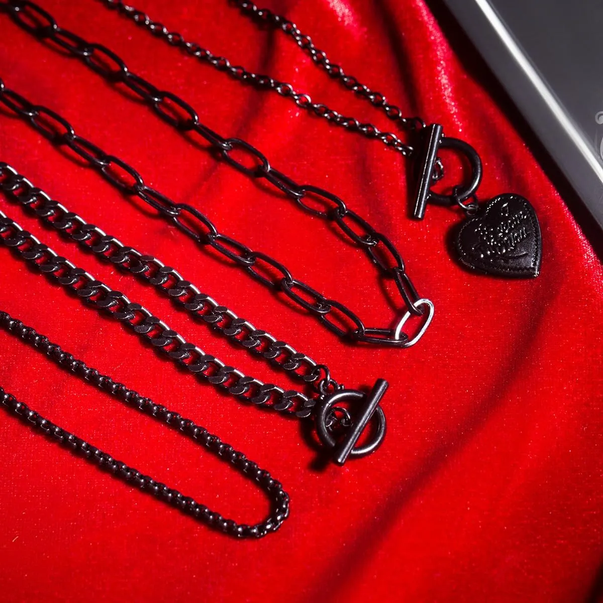 Ingemark 4PCS Gold Layered Choker Necklace Set for Women Heart Pendant Retro Coin Pendant Star Pendant Snake Chain Toggle Clasp