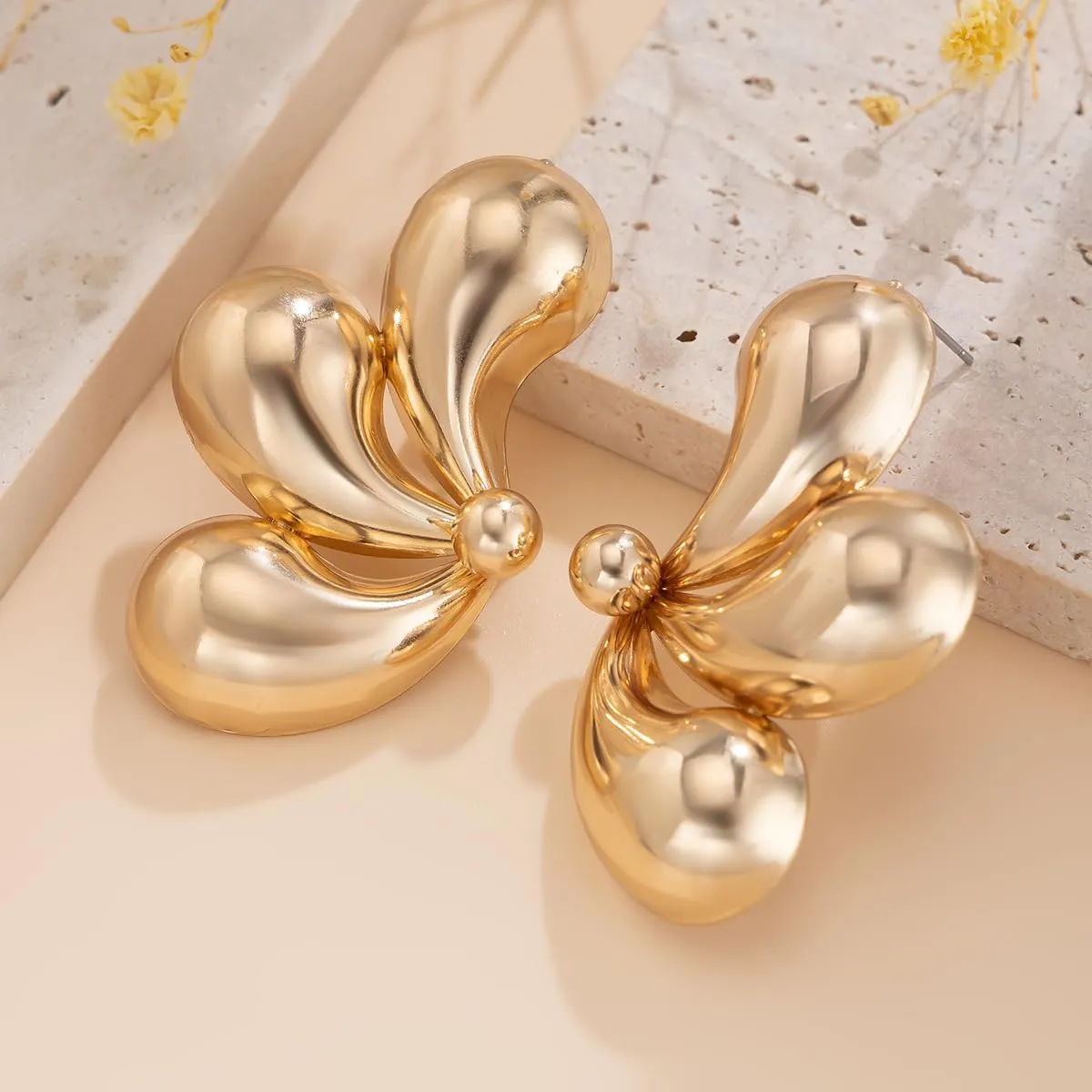 Irregular Geometric Earrings Gold Statement Earrings Chunky Metal Stud Earrings Retro Trendy Earrings Jewelry for Women