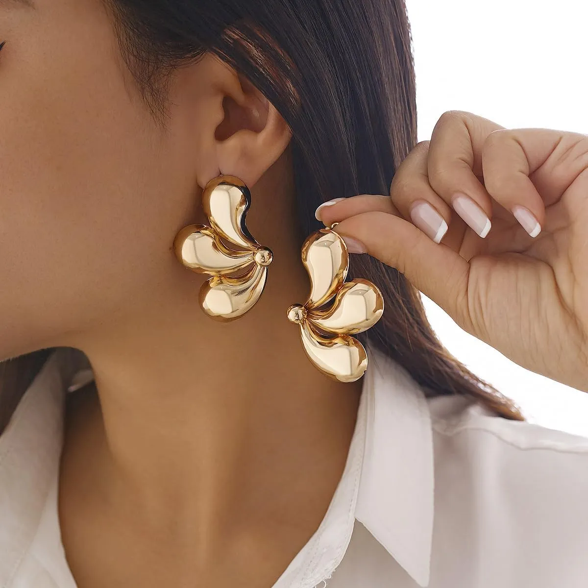 Irregular Geometric Earrings Gold Statement Earrings Chunky Metal Stud Earrings Retro Trendy Earrings Jewelry for Women