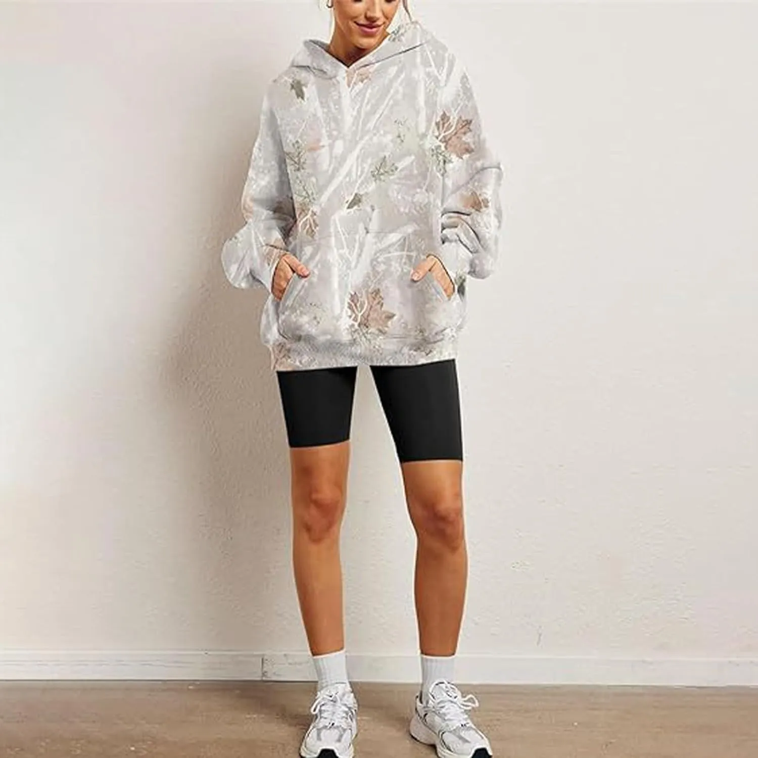 Women's Camo Hoodie Camo Sweatshirt Maple Leaf Print Oversized Fleece Camo Sweater Classic Pullover with Pocket