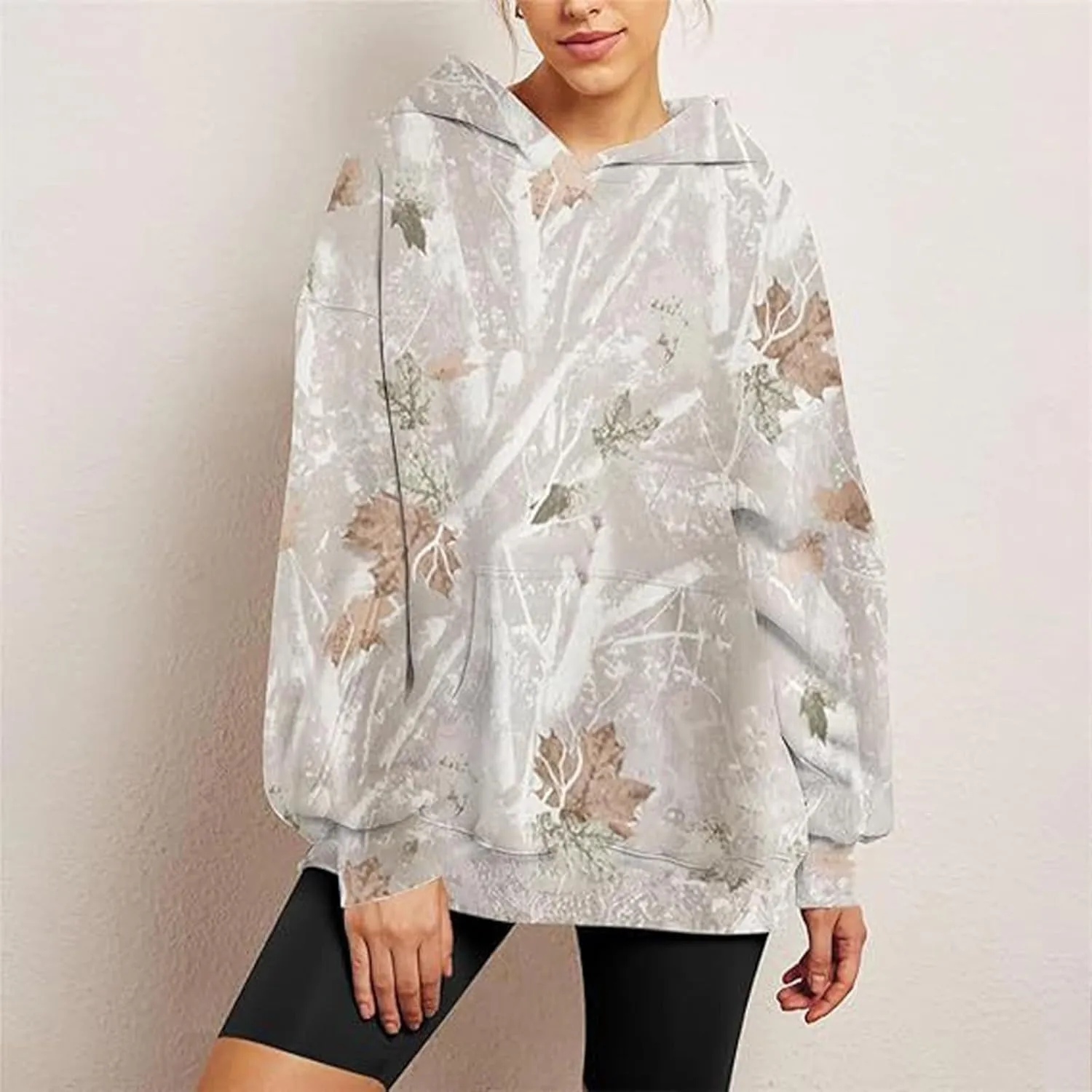 Women's Camo Hoodie Camo Sweatshirt Maple Leaf Print Oversized Fleece Camo Sweater Classic Pullover with Pocket